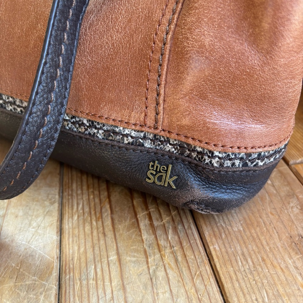 The Sak Brown Leather Shoulder Bag - Picture 3 of 9